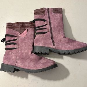 NWOT Purple size 40 zip up & tie up faux suede boots w sweater top